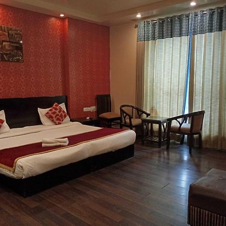 Paschim Vihar Hotel Delhi  Ngoại thất bức ảnh