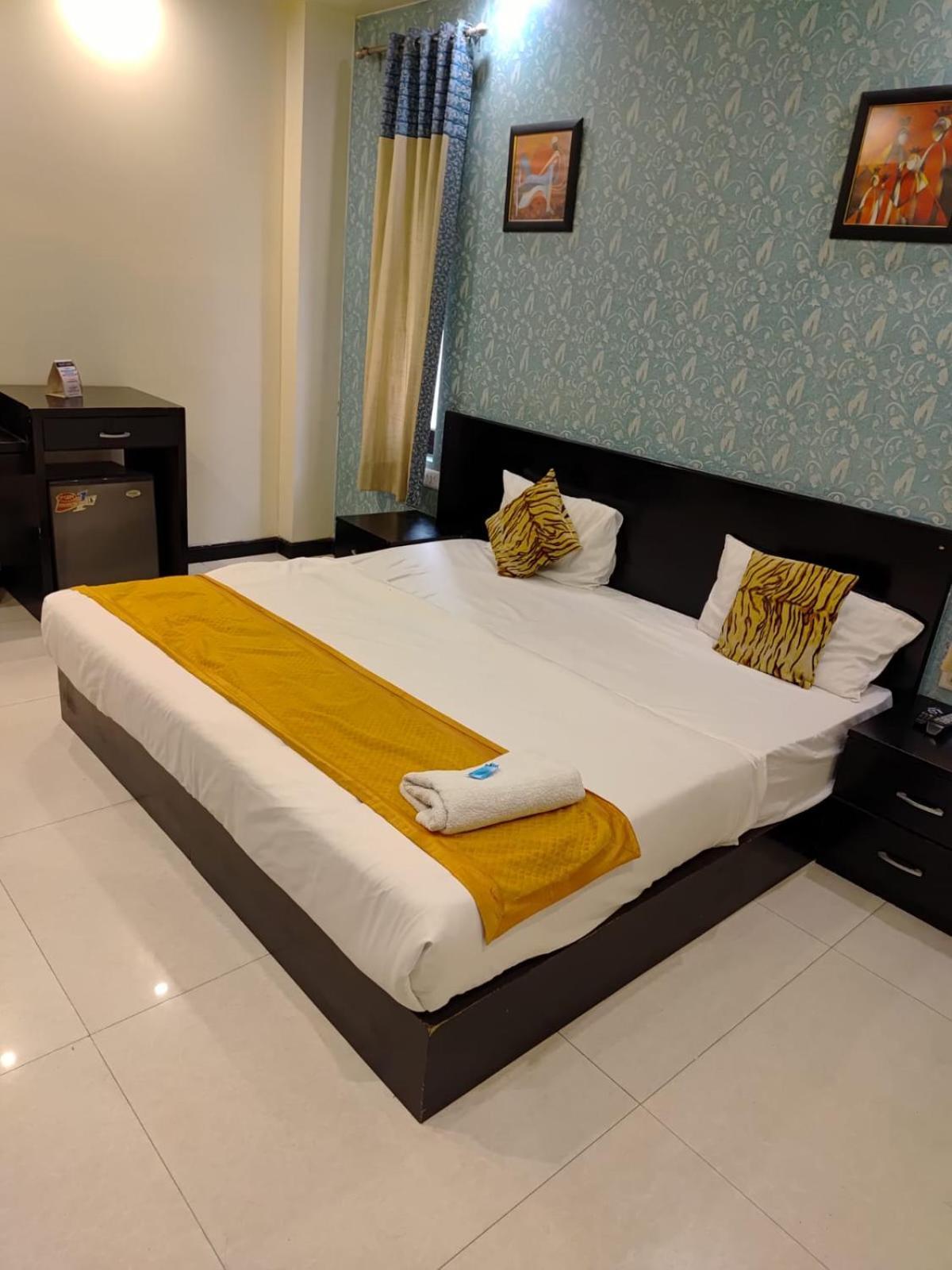 Paschim Vihar Hotel Delhi  Ngoại thất bức ảnh